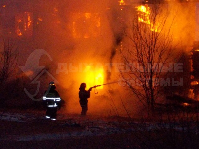 Пожар в многоквартирном доме п.Безбожник.