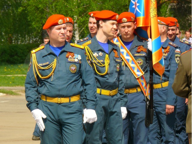 Участники парада.